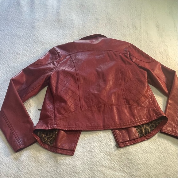 Dollhouse Women's Bold Maroon Faux‎ Leather Jacket Size Large- A lot of Style - Picture 10 of 16